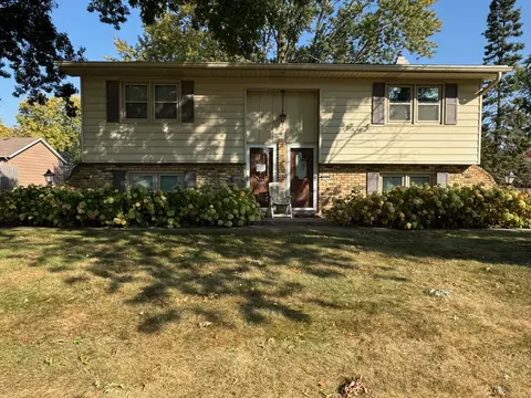 47094711 Valdez Dr, Des Moines, IA 50310