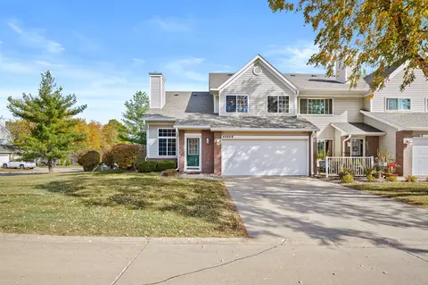 4400 104th St #8, Urbandale, IA 50322