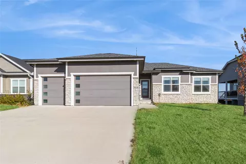 3018 NE 17th St, Ankeny, IA 50021