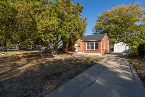 3105 26th Pl, Des Moines, IA 50310