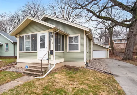 722 25th St, Des Moines, IA 50312