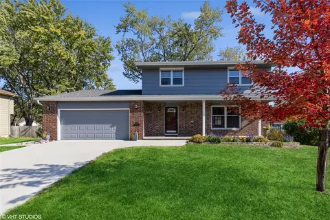 4417 73rd Pl, Urbandale, IA 50322