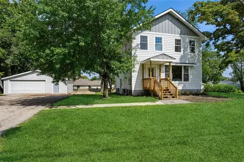 1306 E Madison Ave, Des Moines, IA 50313