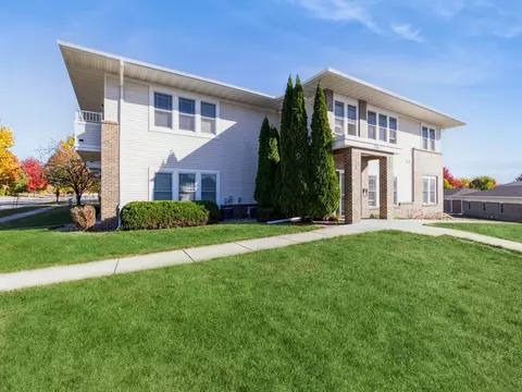 2316 Aspen Rd #105, Ames, IA 50010