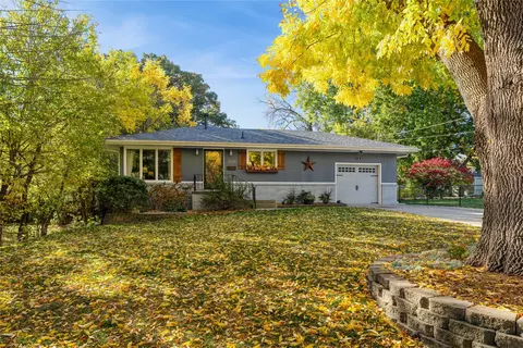 3324 Sheridan Ave, Des Moines, IA 50310