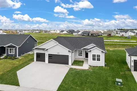 125 Creekside Dr SW, Bondurant, IA 50035