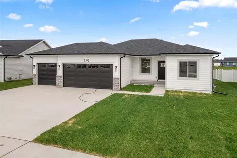 129 Creekside Dr SW, Bondurant, IA 50035