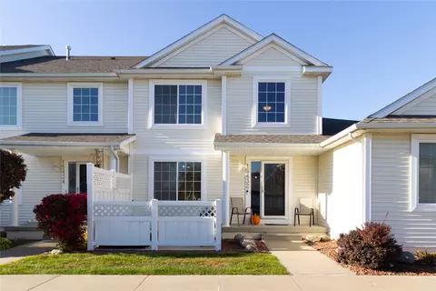 15432 Walnut Hills Dr, Urbandale, IA 50323