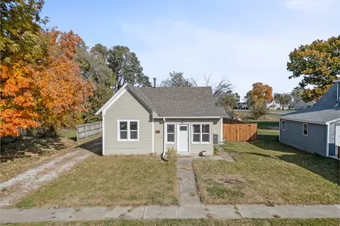 105 W Ash St, Roland, IA 50236