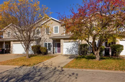 1153 S 52nd St #1404, West Des Moines, IA 50265