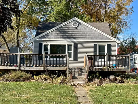 610 N 1st St, Carlisle, IA 50047