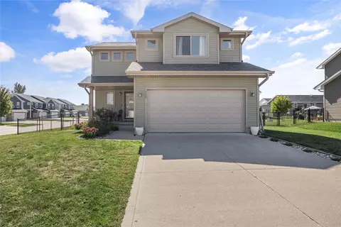 530 Prairie Ridge Dr, Huxley, IA 50124