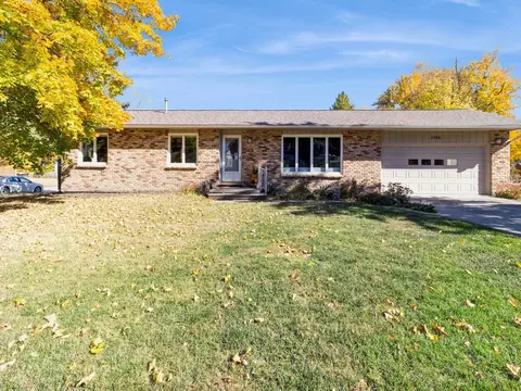 3906 Emerald Dr, Ames, IA 50010