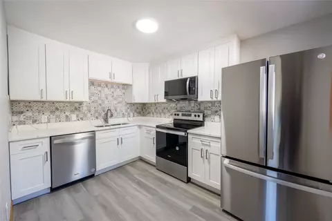 7104 SW 15th St, Des Moines, IA 50315