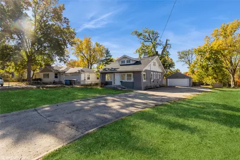 3904 Beaver Ave, Des Moines, IA 50310