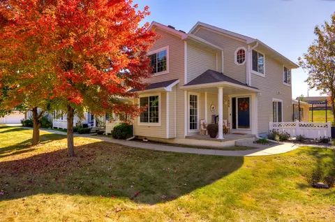 4425 Mills Civic Pkwy #1606, West Des Moines, IA 50265