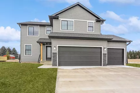 176 NE Wildflower Dr, Pleasant Hill, IA 50327