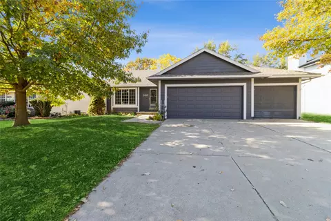 3410 E 43rd St, Des Moines, IA 50317