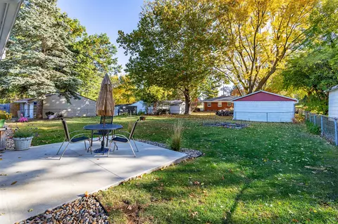 7711 SW 9th Pl, Des Moines, IA 50315