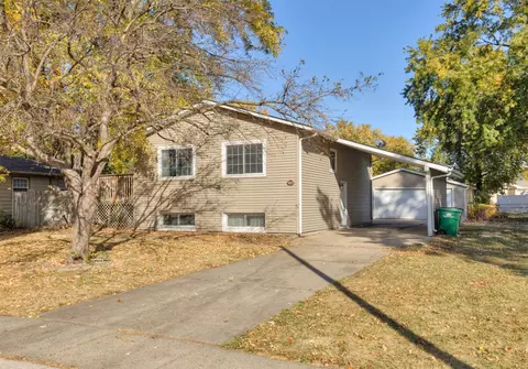 1503 4th St SW, Altoona, IA 50009