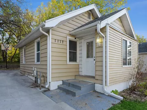 1117 14th Pl, Des Moines, IA 50314