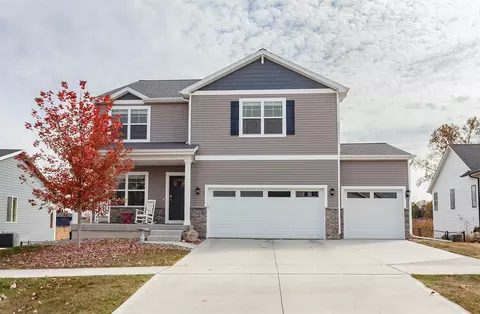 7611 NW 95th Ct, Johnston, IA 50131