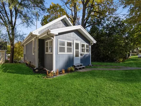 1107 Creston Ave, Des Moines, IA 50315