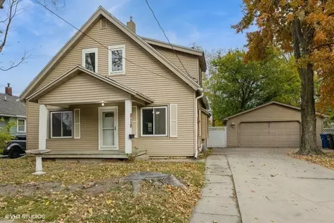 819 E 23rd Ct, Des Moines, IA 50317