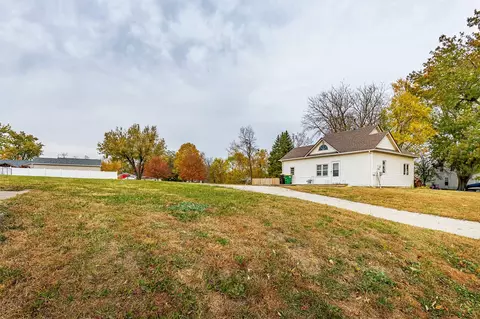 509 W Summit St, Winterset, IA 50273