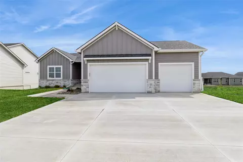 2801 NW Linwood Ct, Ankeny, IA 50023