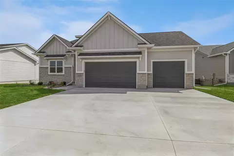2805 NW Linwood Ct, Ankeny, IA 50023
