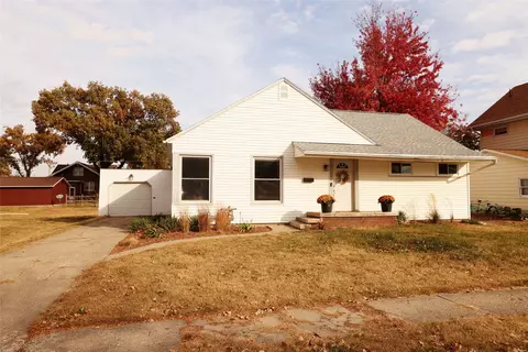 607 E Second St, Madrid, IA 50156