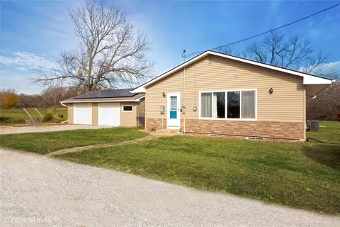 8291 Geneva St, Indianola, IA 50125