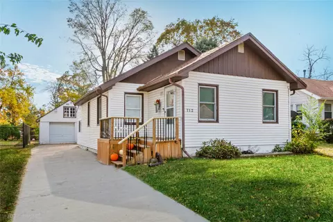 712 Lally St, Des Moines, IA 50315