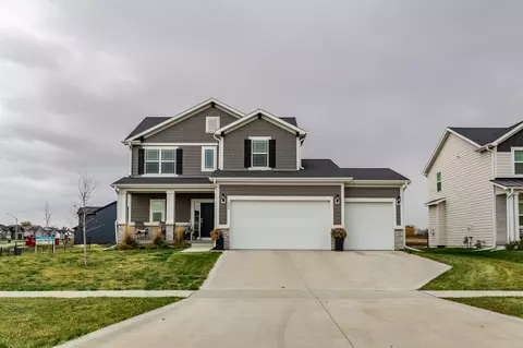 620 NW Stratford Dr, Waukee, IA 50263