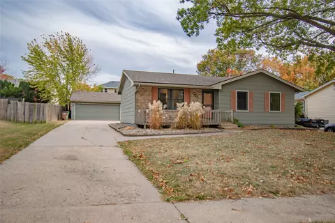 4929 Orchard Dr, Pleasant Hill, IA 50327