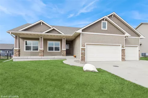 518 SW 40th St, Ankeny, IA 50023