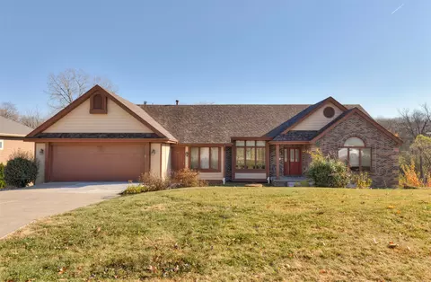 761 SE 61st St, Pleasant Hill, IA 50327
