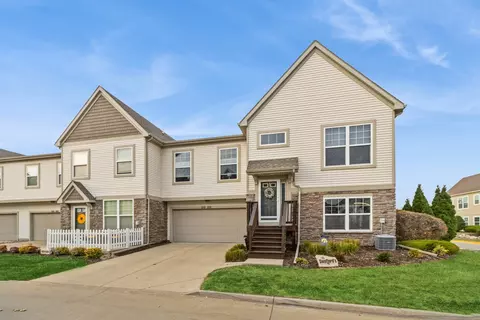 210 80th St #105, West Des Moines, IA 50266