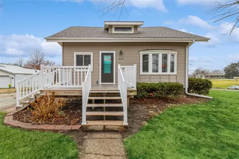 813 West St, New Virginia, IA 50210