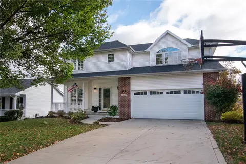 4332 Ashley Park Dr, West Des Moines, IA 50265