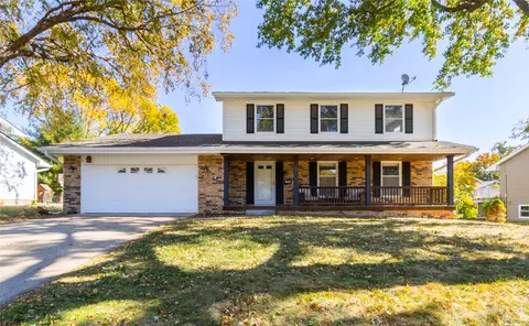 709 41st St, West Des Moines, IA 50265