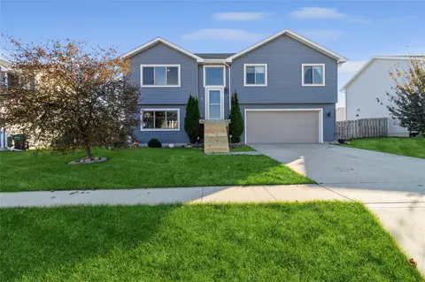 522 E 3rd St, Huxley, IA 50124