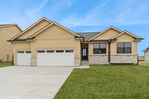 2806 NW Boulder Point Pl, Ankeny, IA 50023