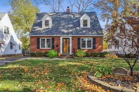 2725 47th St, Des Moines, IA 50310