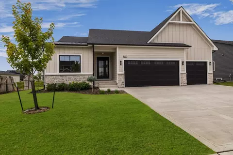 80 NW Valleyview Dr, Waukee, IA 50263