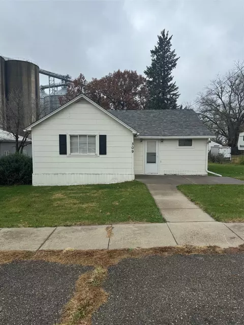309 Water St, Kellogg, IA 50135