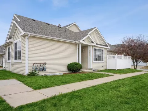 2845 Ithica Ct, Altoona, IA 50009