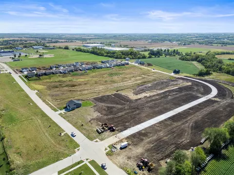 107 Walnut Dr, Norwalk, IA 50211