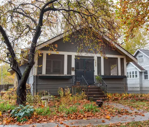 4424 Carpenter Ave, Des Moines, IA 50311